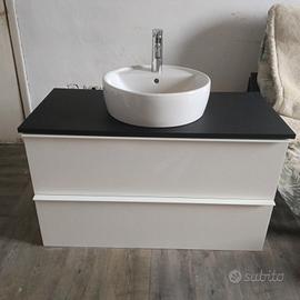 Mobile bagno con lavabo e Rubinetto 