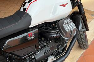 Moto Guzzi V7 stone Ten