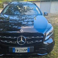 vedo mercedes GLA200 anno 2019