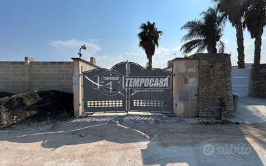 CAVALLINO: VILLA UNIFAMILIARE SU PIU' LIVELLI CON