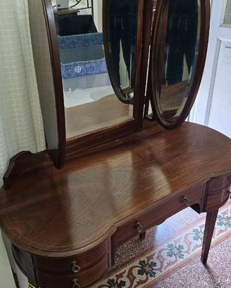 TOELETTA VINTAGE CON SPECCHIO TRIPLO