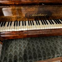 Pianoforte bluthner in radica di noce lunghezza 18