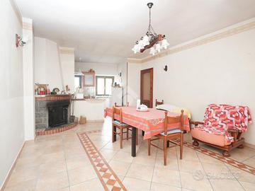 CASA SEMINDIPENDENTE A MEANA DI SUSA