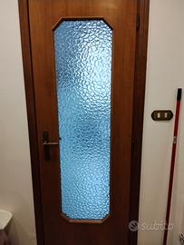 porte in legno e vetro smerigliato 