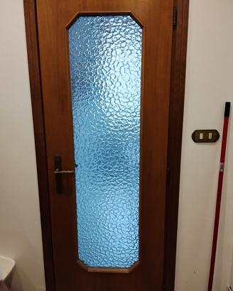 porte in legno e vetro smerigliato 