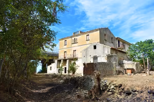 CASA SEMINDIPENDENTE A PAOLA