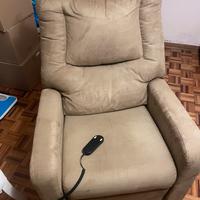 Poltrona motorizzata per anziani