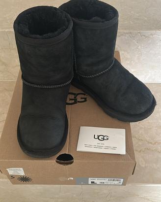 UGG bambina numero 31 con scatola