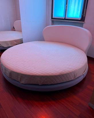 Letto matrimoniale rotondo in eco pelle bianco