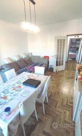 Appartamento di 120 m² con più di 5 locali a Strad