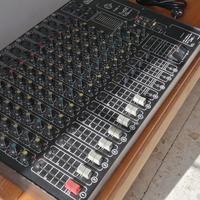 Studiomaster Diamond 12-2 Mixer 12 canali analog