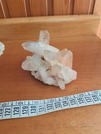 minerali, cristalli di quarzo