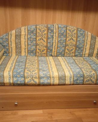 Letto divano+2 materassi nuovi+2 doghe in legno 