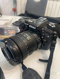 Nikon D7100 con accessori