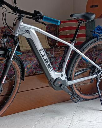 E- BIKE CUBE