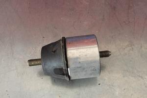 supporto motore Peugeot 205 rally 