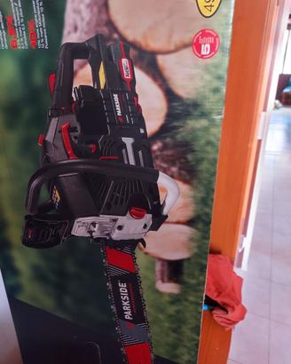 Motosega nuova con avviamento  elettrico