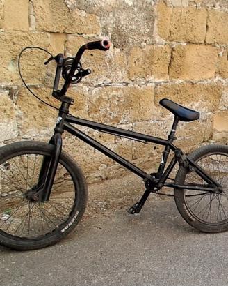 Bucicletta bmx