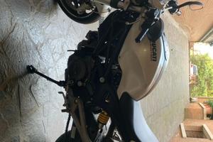 Ducati Montera 696+ bianco anno 2010 con 14000 Km