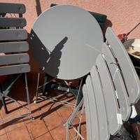 Set tavolo piu sedie da giardino