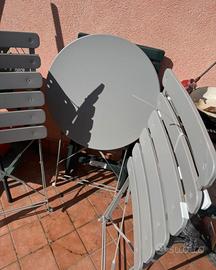 Set tavolo piu sedie da giardino
