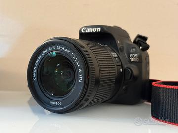 Canon EOS 100D + 18-55mm + Borsa fotocamera