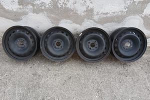 4 cerchi in ferro con 4 fori da 15"