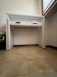 Scrivania a scomparsa