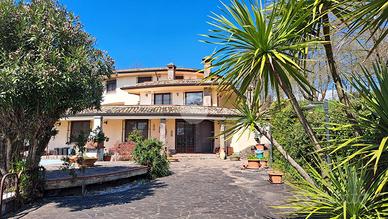 VILLA SINGOLA A FERENTINO