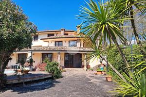 VILLA SINGOLA A FERENTINO