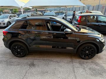 VOLKSWAGEN T-Roc 1.5 TSI DSG"STILE BLACK-EDITIO