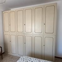 Armadio in stile classico 12 ante