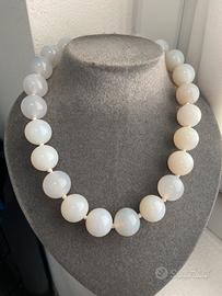 Collana in calcedonio bianco