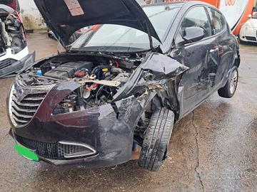 Lancia Ypsilon 1.2 GPL 5p Incidentata