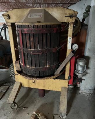 STRETTOIO PER VINO
