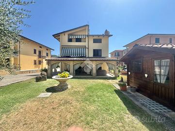 4 LOCALI A ASSISI