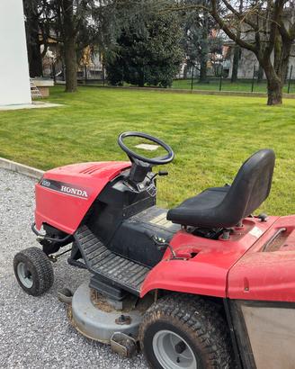 trattorino tosaerba honda