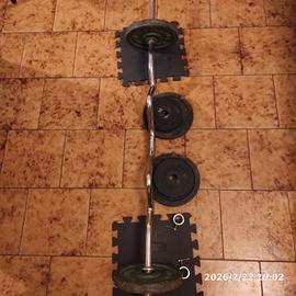 bilanciere curvo+ 26 kg di pesi 