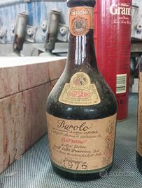 Bottiglia di vino vecchia