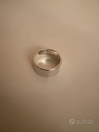 Anello a fascia in argento unisex