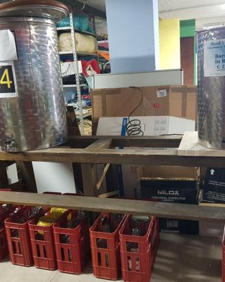 N.2 Botti Acciaio inox 400 e 300 Litri +  Banco