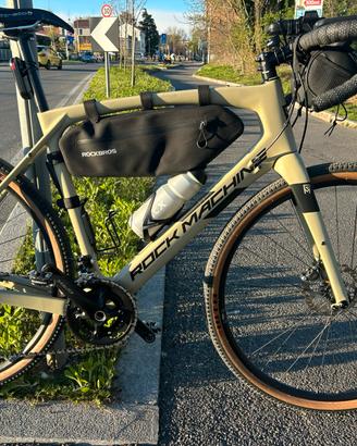 Bici GRAVEL CARBONIO