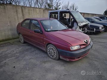 Alfa Romeo 146 Demolita - Per Ricambi