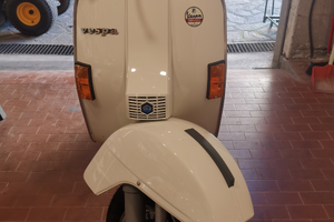 Vespa px 125 targa Roma