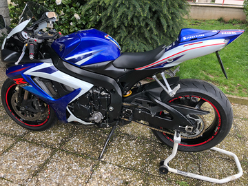 Suzuki gsxr 750 K7