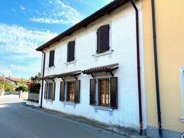 Casa semindipendente con giardino