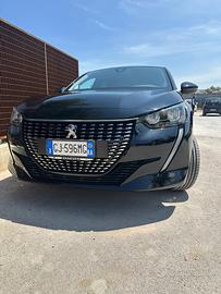 Pegeout 208 nera 40.000km