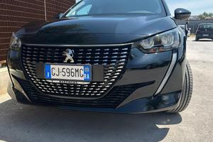 Pegeout 208 nera 40.000km