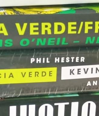 Fumetti brossurati absolute Lanterna Verde freccia