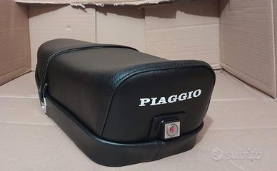 Sella nuova vespa et3 con serratura e logo piaggio